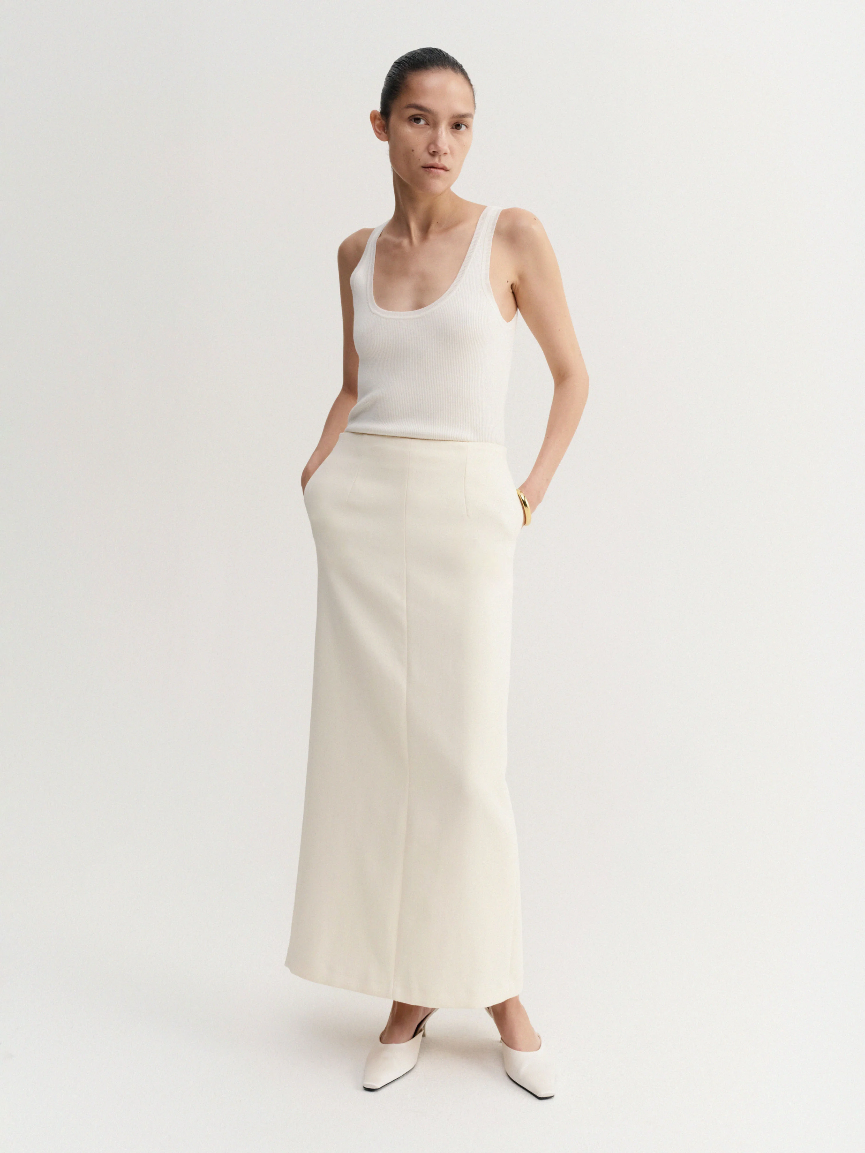 Sleeveless tops